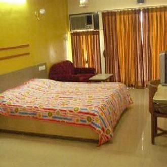 Woodland Regency Hotel Silvassa Esterno foto